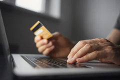 The Rise and Reluctance: Understanding AI Shopping Assistants and Consumer Sentiment
